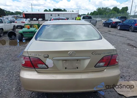 2002 Lexus Es 300 300 z USA, uszkodzony, nr VIN JTHBF30G820021105
